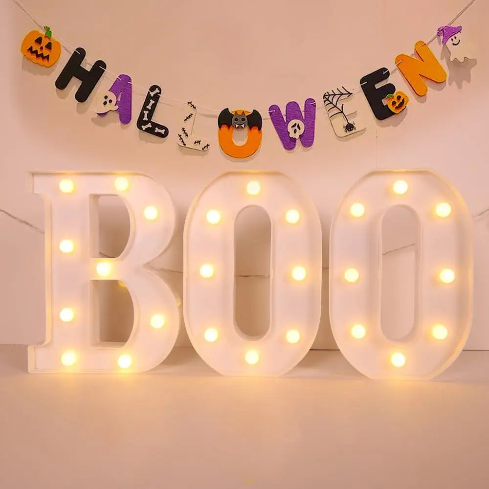 Halloween-Dekorationen leuchtende Buchstaben